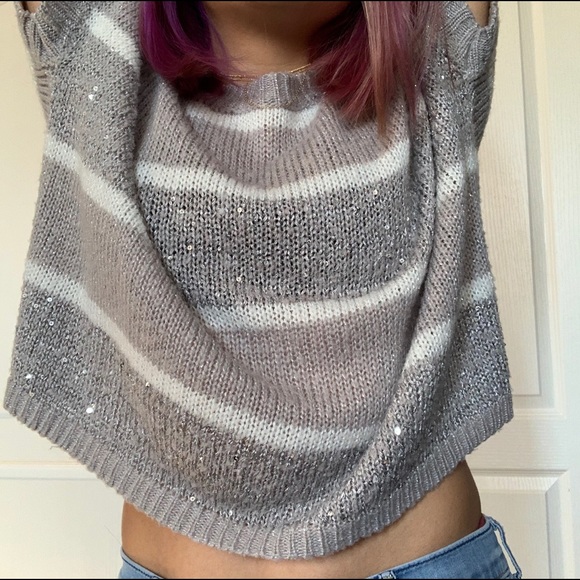 Est. 1989 Place grey w/ white knit shirt!! - Picture 6 of 9